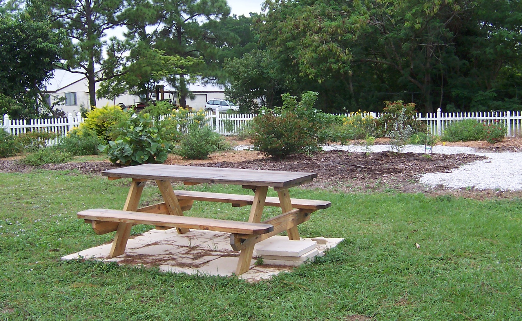 Neighborhood garden in Page Park