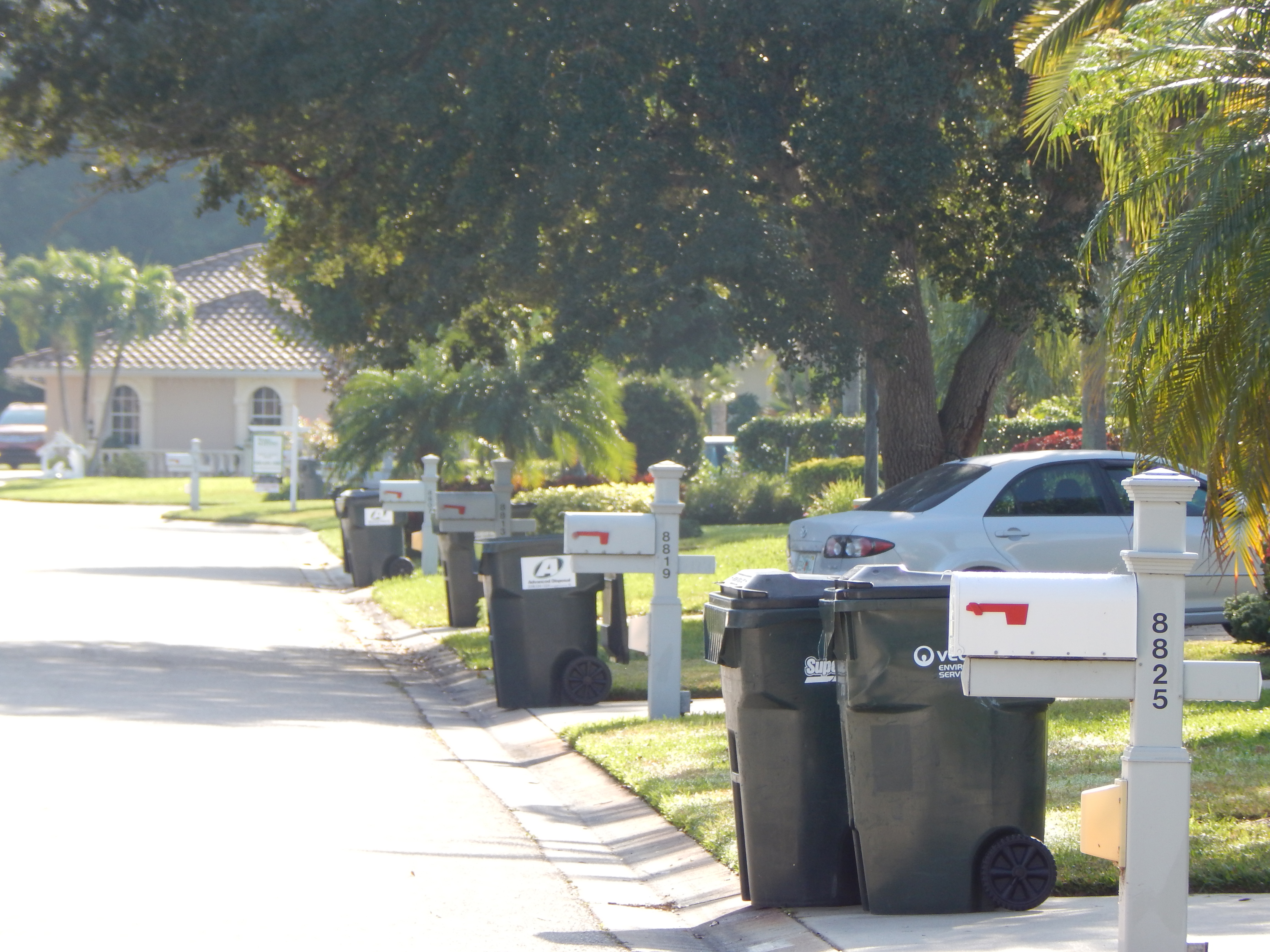 Arriba 47+ imagen lee county garbage pickup